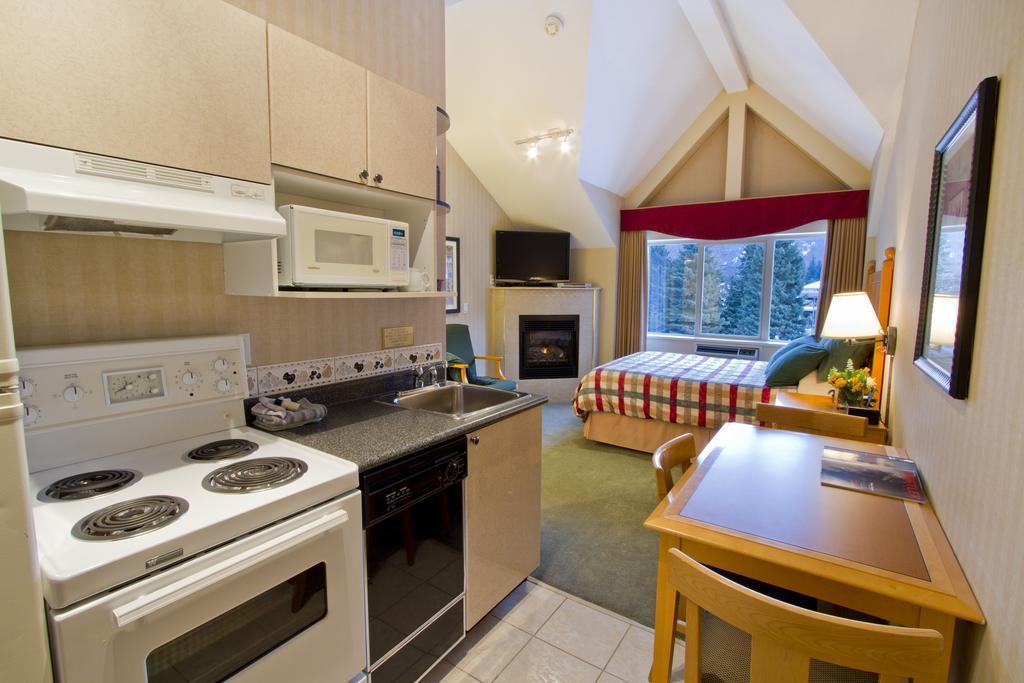 Pinnacle Hotel Whistler Exterior foto