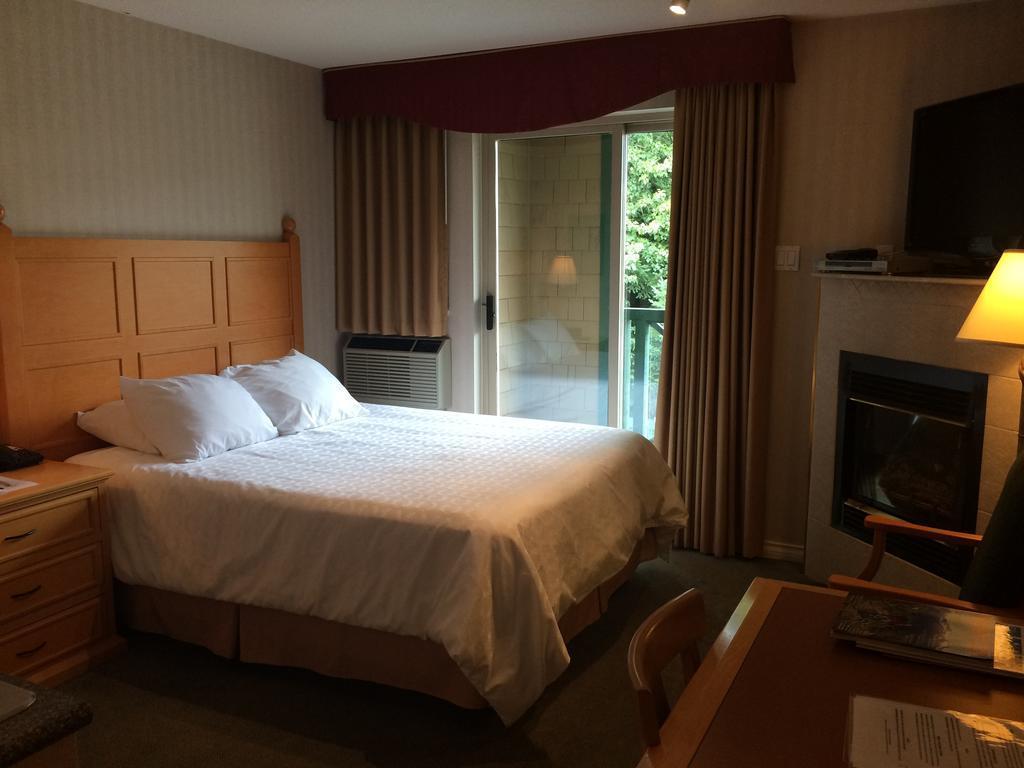 Pinnacle Hotel Whistler Exterior foto