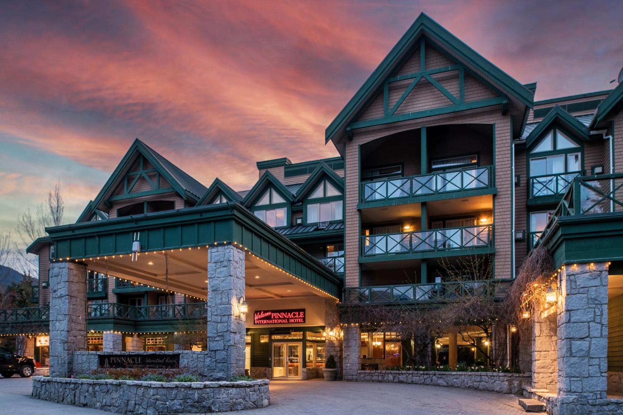 Pinnacle Hotel Whistler Exterior foto