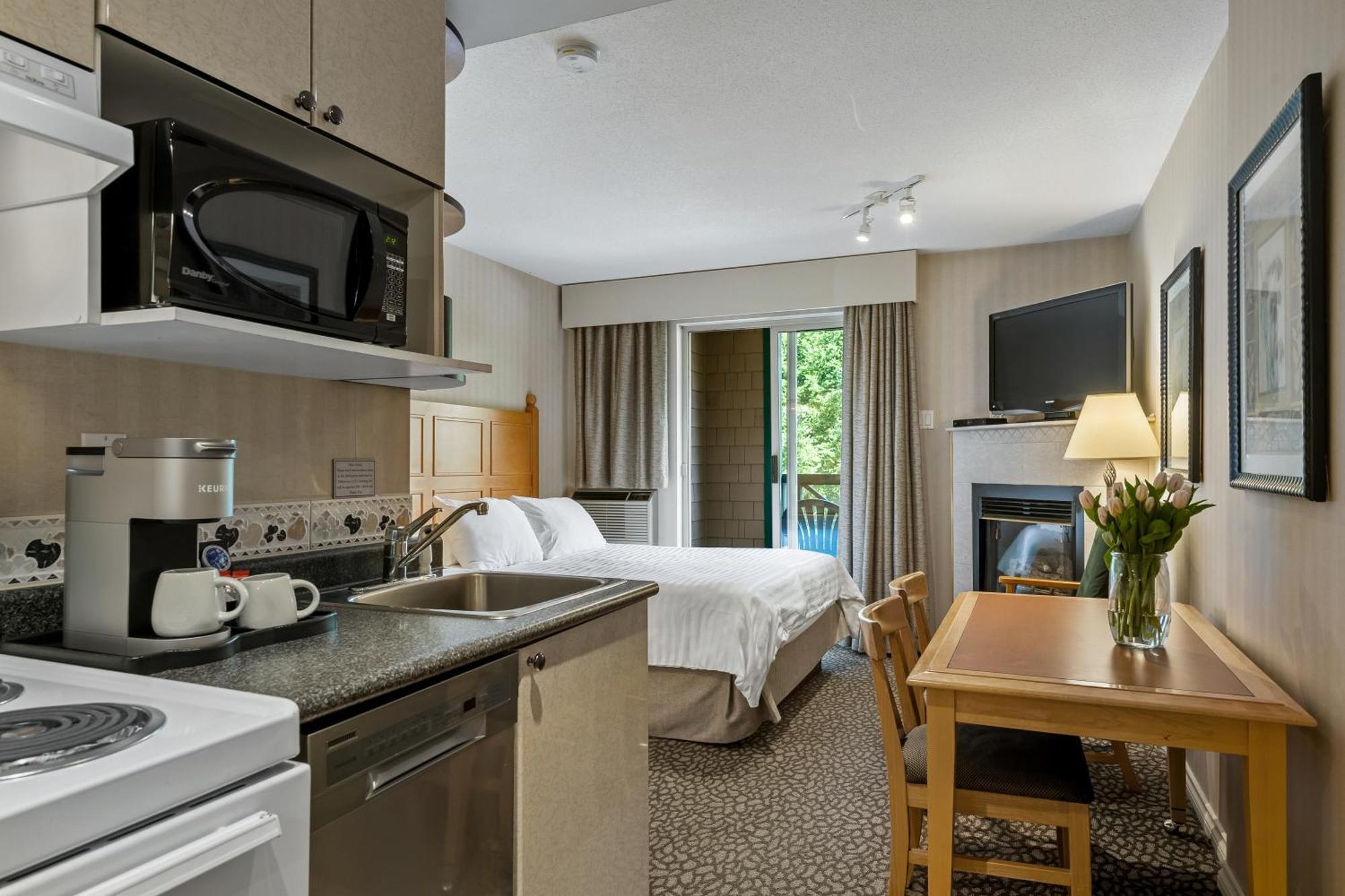 Pinnacle Hotel Whistler Zimmer foto