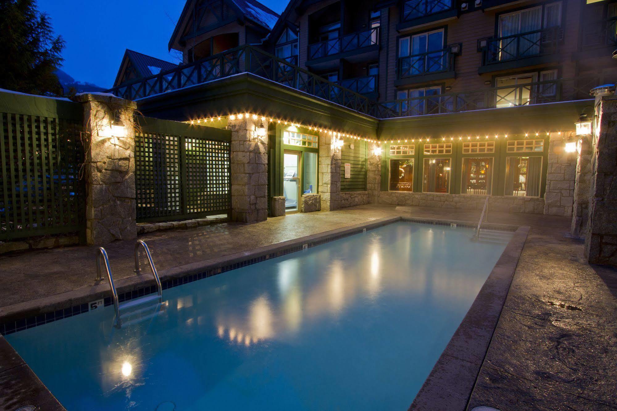 Pinnacle Hotel Whistler Exterior foto